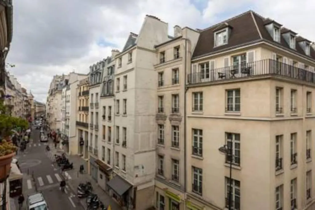Cosy & Premium Apartment Near The Louvre & Quartier Latin Paris 0*,